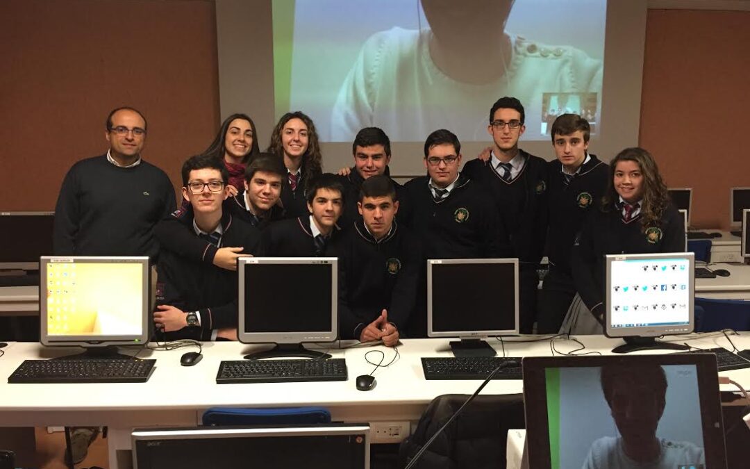 Los alumnos de 1º Bachiller enseñan sus proyectos a la empresa de Internet BOTIZE